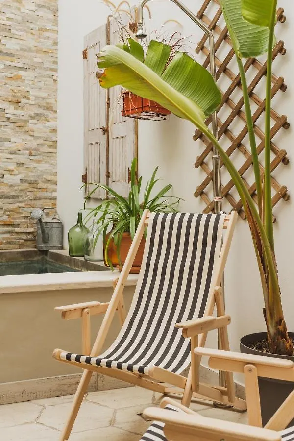 Casa Alfazema - Luxury Townhouse With Cosy Pool Apartment Lagos